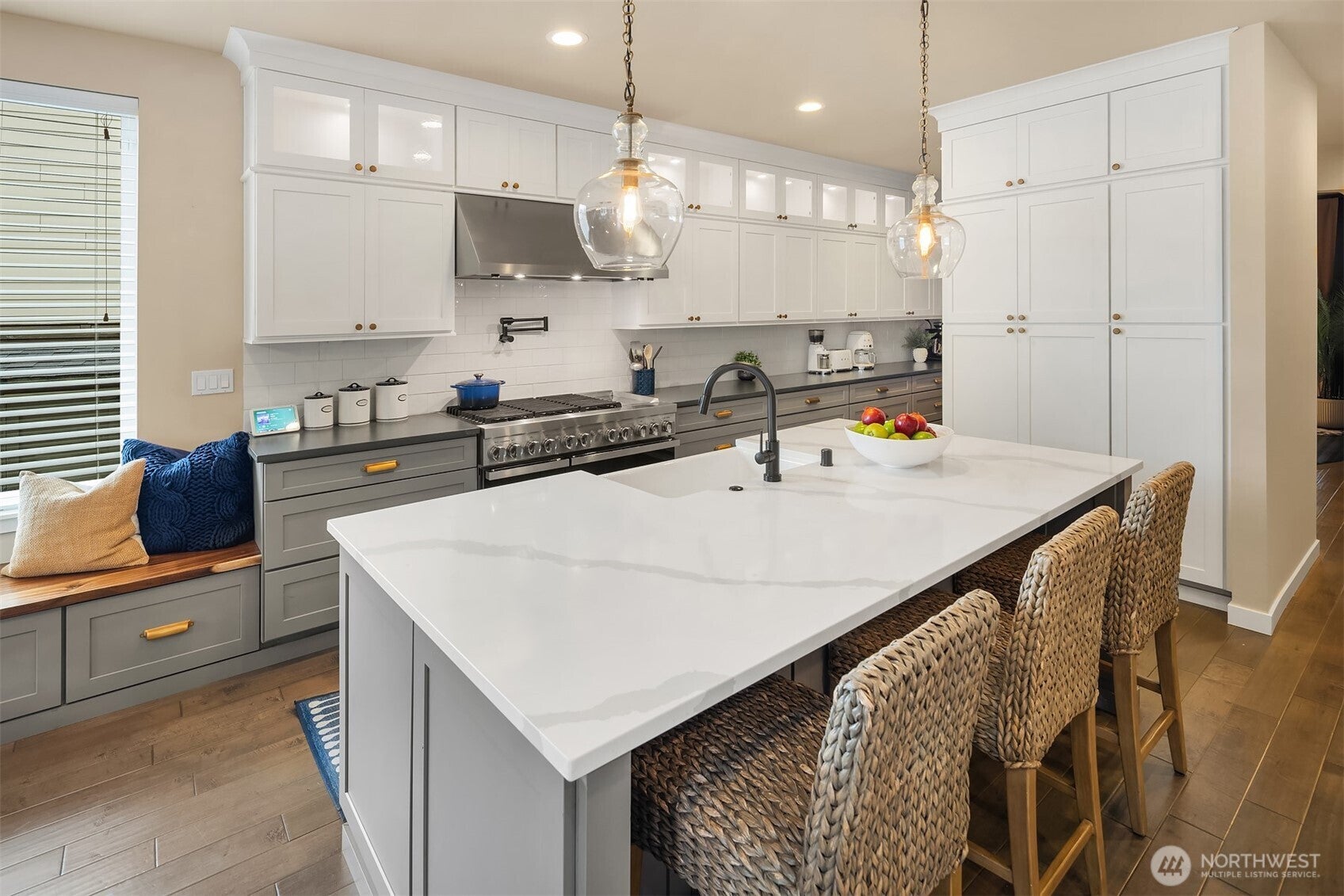 Snoqualmie, Washington, 98065, United States, 5 Bedrooms Bedrooms, ,3 BathroomsBathrooms,Residential,Active,1929447