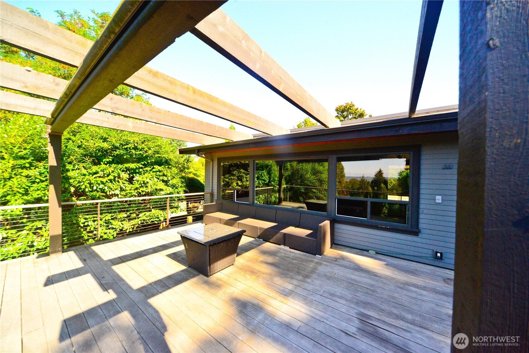 Kirkland, Washington, 98033, United States, 3 Bedrooms Bedrooms, ,3 BathroomsBathrooms,Residential,Active,1945839