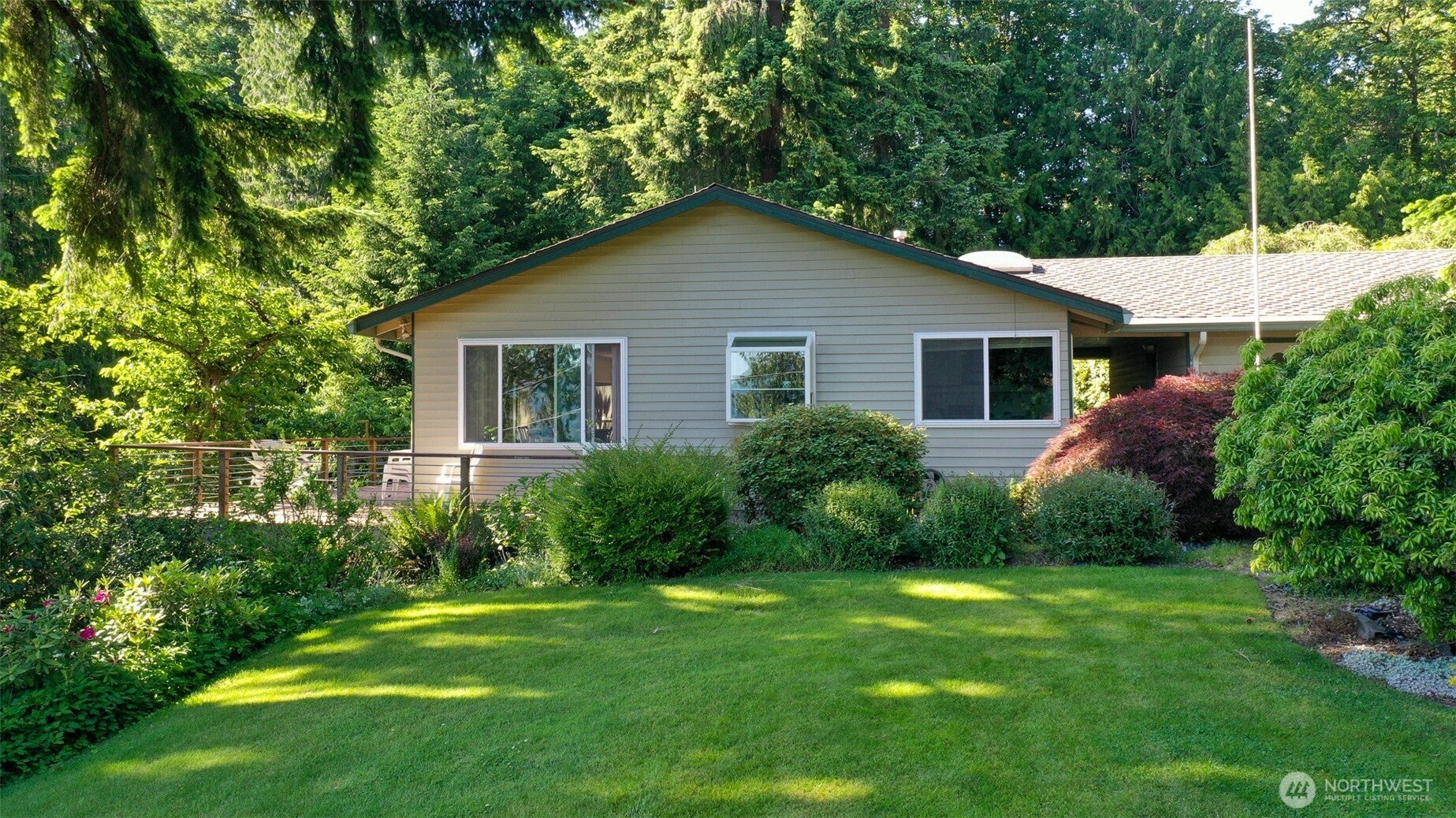 Sammamish, Washington, 98075, United States, 2 Bedrooms Bedrooms, ,2 BathroomsBathrooms,Residential,Active,1941345