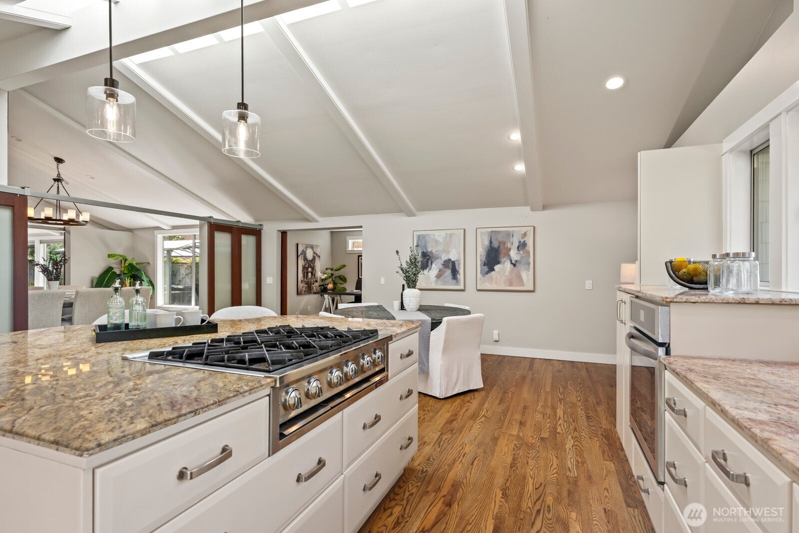 Seattle, Washington, 98136, United States, 4 Bedrooms Bedrooms, ,4 BathroomsBathrooms,Residential,Active,1945253