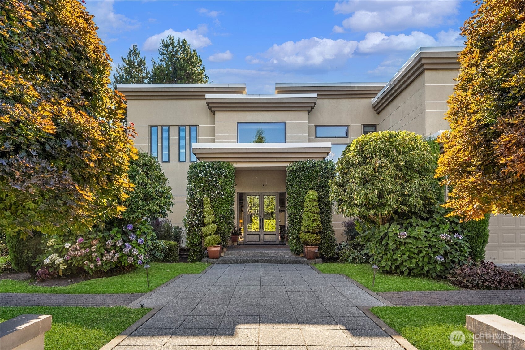 Bellevue, Washington, 98006, United States, 5 Bedrooms Bedrooms, ,8 BathroomsBathrooms,Residential,Active,1914795