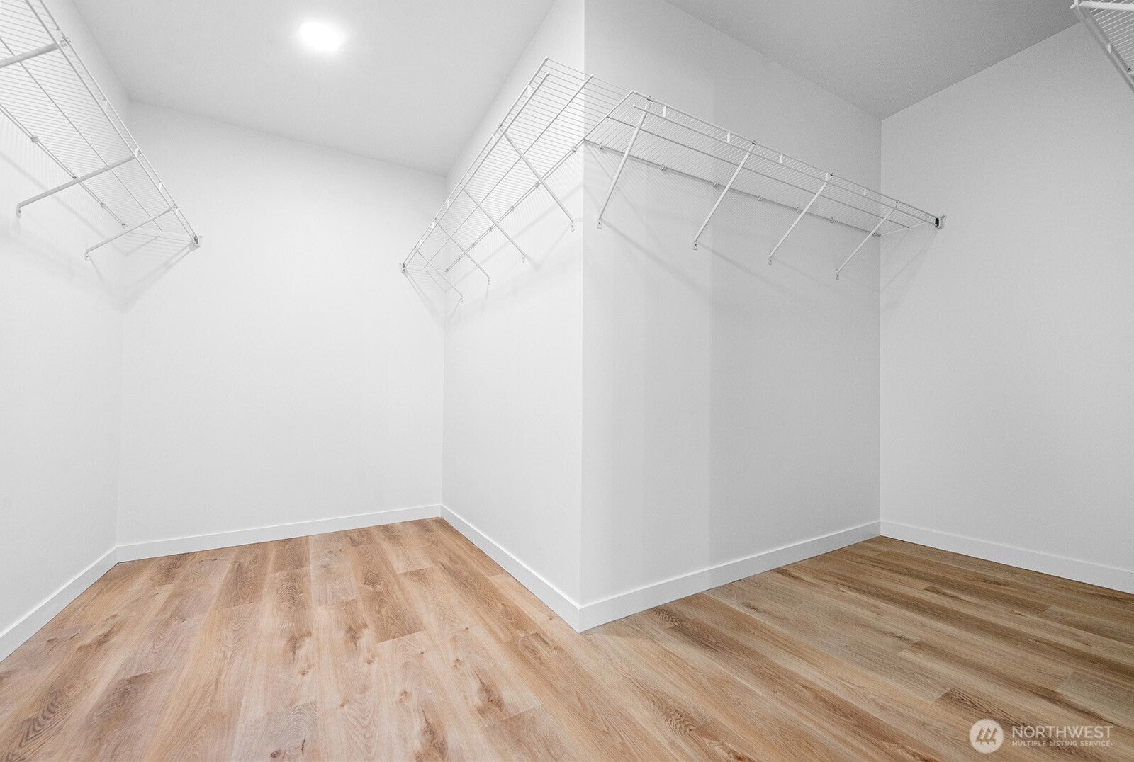 Seattle, Washington, 98125, United States, 4 Bedrooms Bedrooms, ,4 BathroomsBathrooms,Residential,Active,1988448