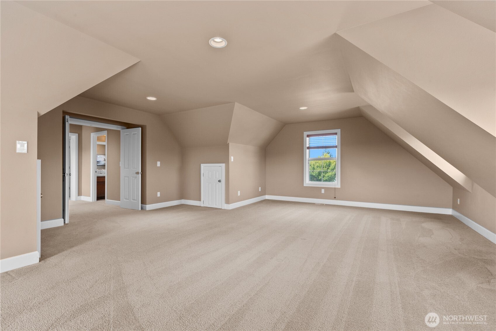Burlington, Washington, 98233, United States, 4 Bedrooms Bedrooms, ,3 BathroomsBathrooms,Residential,Active,1944052