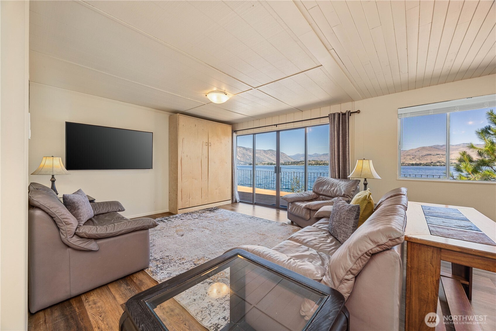 Chelan, Washington, 98816, United States, 2 Bedrooms Bedrooms, ,1 BathroomBathrooms,Residential,Active,1971795