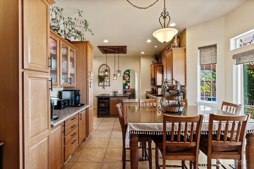 Yakima, Washington, 98901, United States, 4 Bedrooms Bedrooms, ,3 BathroomsBathrooms,Residential,Active,1820832