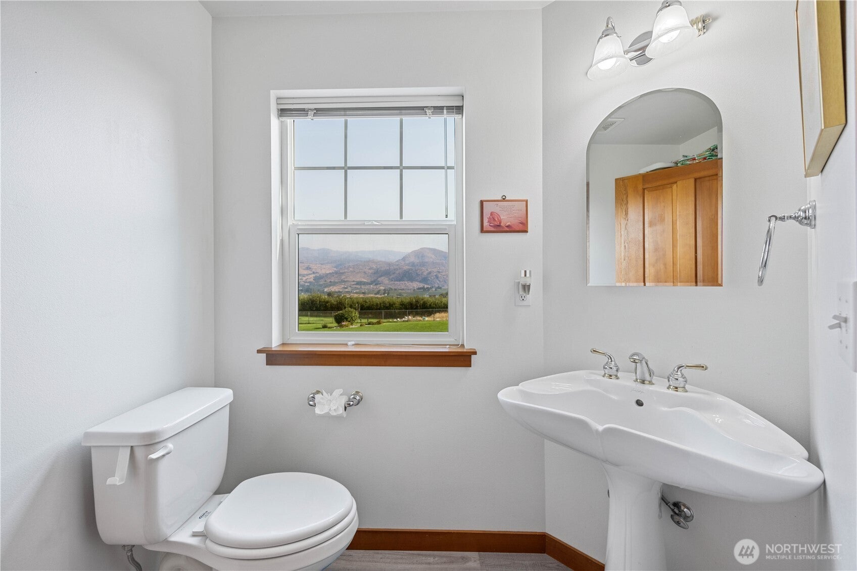 Manson, Washington, 98831, United States, 3 Bedrooms Bedrooms, ,3 BathroomsBathrooms,Residential,Active,1946323