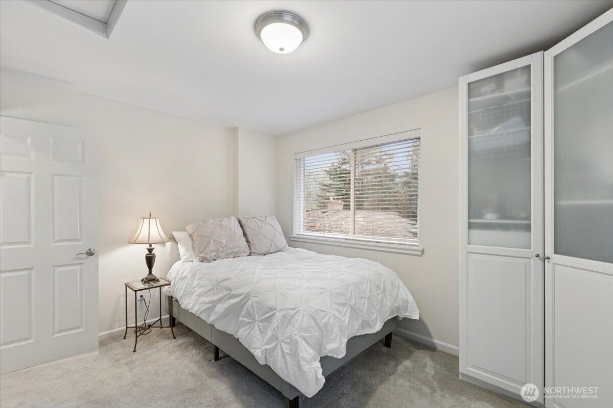 Lake Forest Park, Washington, 98155, United States, 6 Bedrooms Bedrooms, ,4 BathroomsBathrooms,Residential,Active,1996284