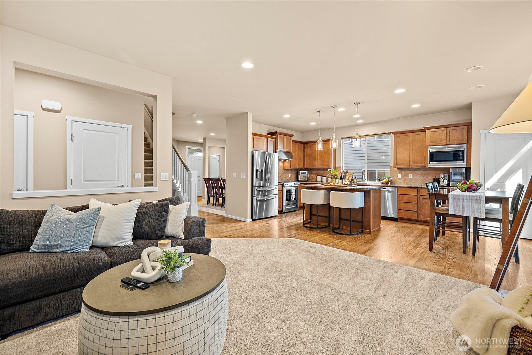 Snoqualmie, Washington, 98065, United States, 5 Bedrooms Bedrooms, ,3 BathroomsBathrooms,Residential,Active,1990623