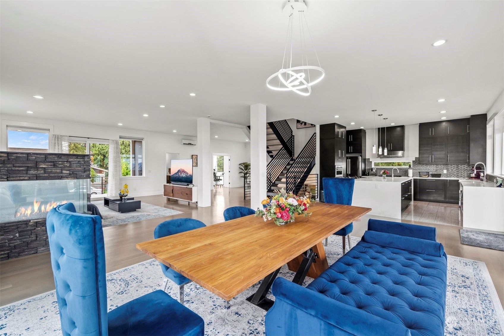 Seattle, Washington, 98178, United States, ,7 BathroomsBathrooms,Residential,Active,1702986