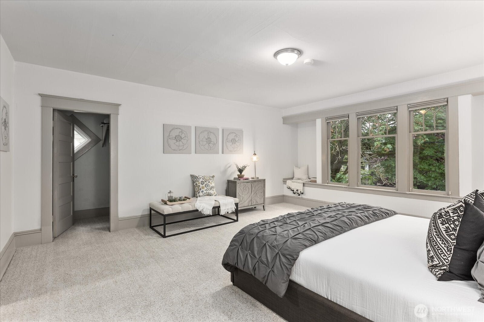Seattle, Washington, 98102, United States, 4 Bedrooms Bedrooms, ,2 BathroomsBathrooms,Residential,Active,1905356