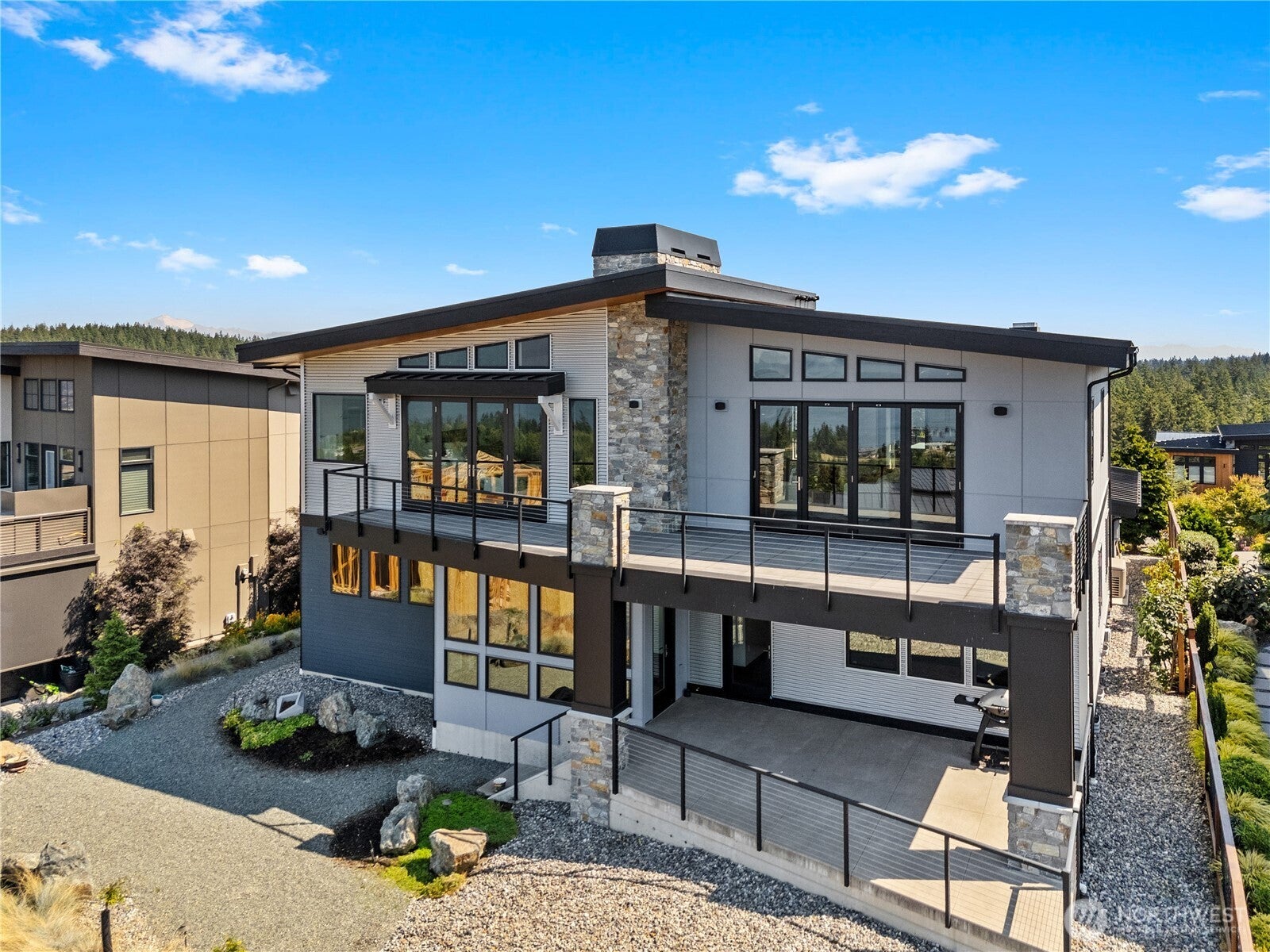 Anacortes, Washington, 98221, United States, 3 Bedrooms Bedrooms, ,3 BathroomsBathrooms,Residential,Active,2007203