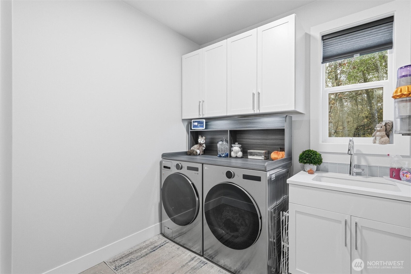 Mount Vernon, Washington, 98274, United States, 3 Bedrooms Bedrooms, ,4 BathroomsBathrooms,Residential,Active,1985575