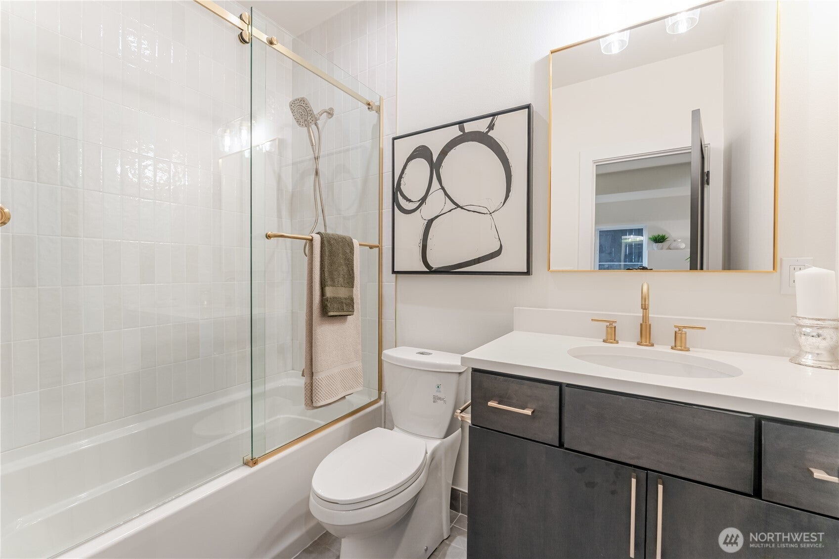 Kirkland, Washington, 98033, United States, 6 Bedrooms Bedrooms, ,7 BathroomsBathrooms,Residential,Active,2015249