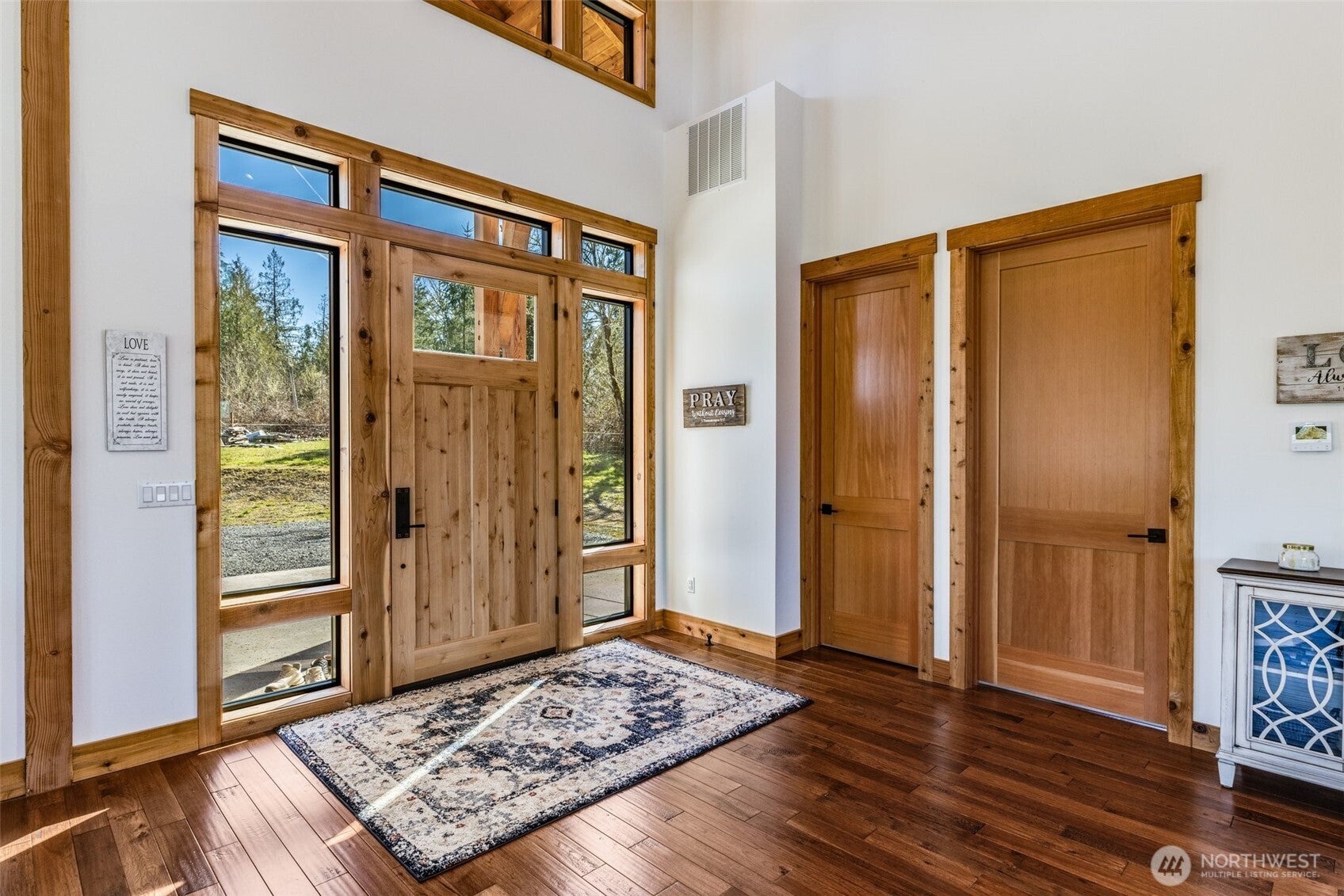 Eatonville, Washington, 98328, United States, 3 Bedrooms Bedrooms, ,3 BathroomsBathrooms,Residential,Active,1798196