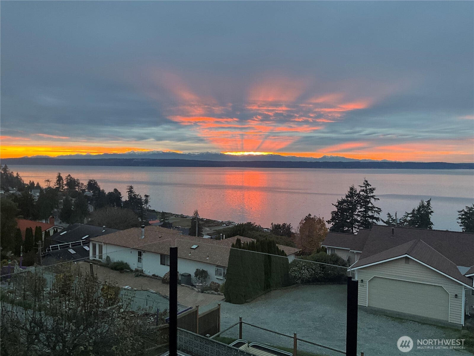 Camano Island, Washington, 98282, United States, 4 Bedrooms Bedrooms, ,3 BathroomsBathrooms,Residential,Active,1973528