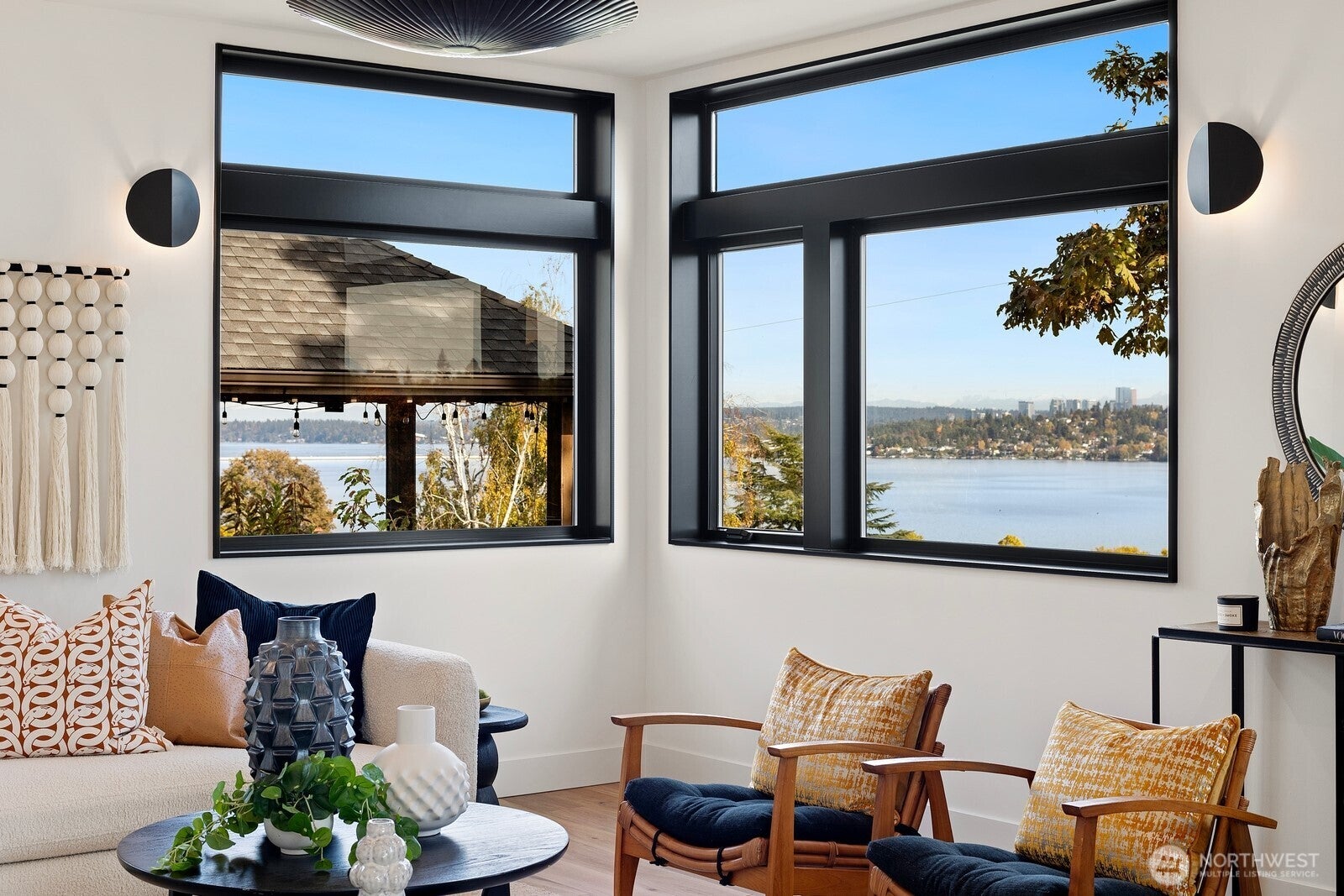 Seattle, Washington, 98118, United States, 6 Bedrooms Bedrooms, ,4 BathroomsBathrooms,Residential,Active,1965834