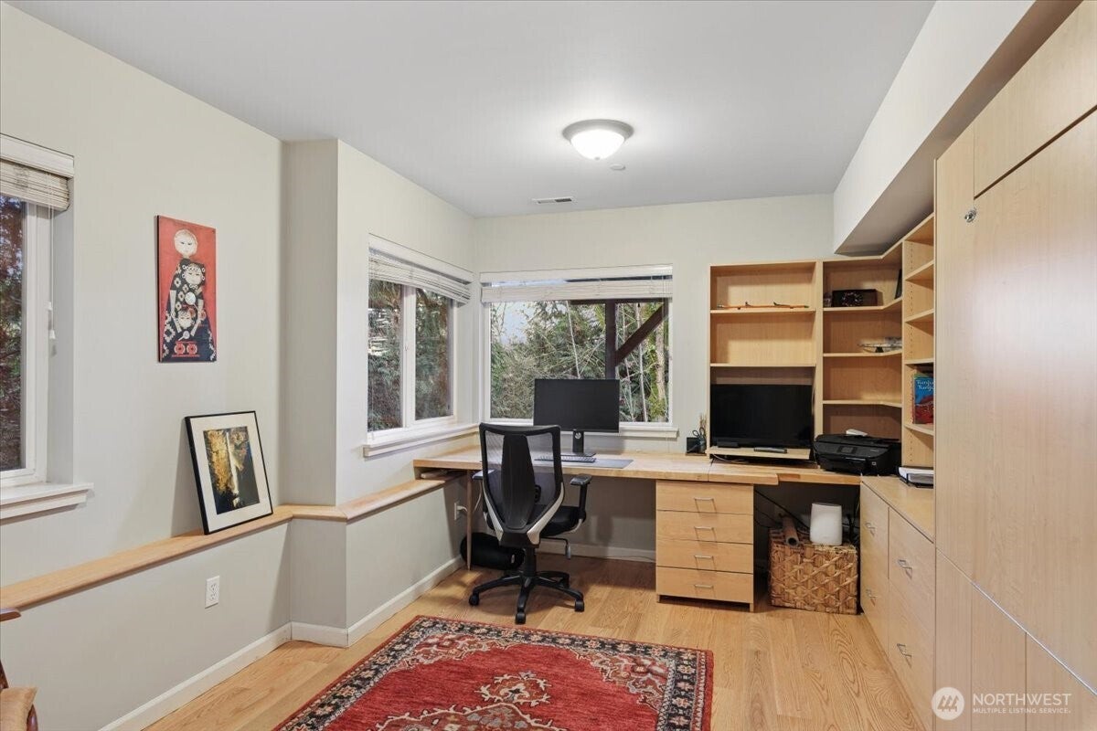 Lake Forest Park, Washington, 98155, United States, 6 Bedrooms Bedrooms, ,4 BathroomsBathrooms,Residential,Active,1996284