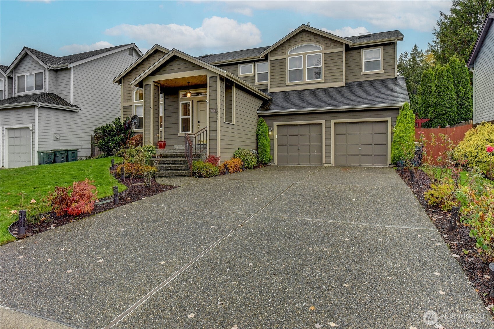 Kenmore, Washington, 98028, United States, 4 Bedrooms Bedrooms, ,3 BathroomsBathrooms,Residential,Pending,1824038