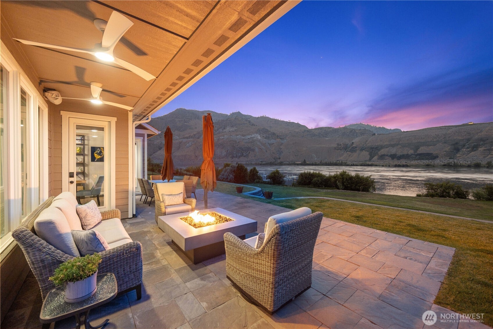 Orondo, Washington, 98843, United States, 4 Bedrooms Bedrooms, ,2 BathroomsBathrooms,Residential,Active,1919394