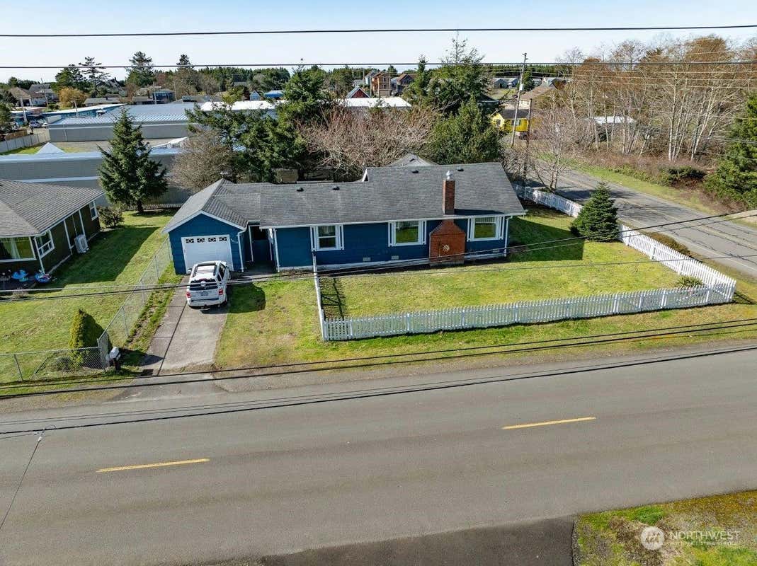 2019 WASHINGTON AVE N, LONG BEACH, WA 98631, photo 1 of 31