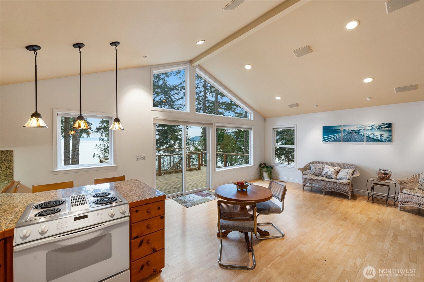 Oak Harbor, Washington, 98277, United States, 3 Bedrooms Bedrooms, ,2 BathroomsBathrooms,Residential,Active,2017073