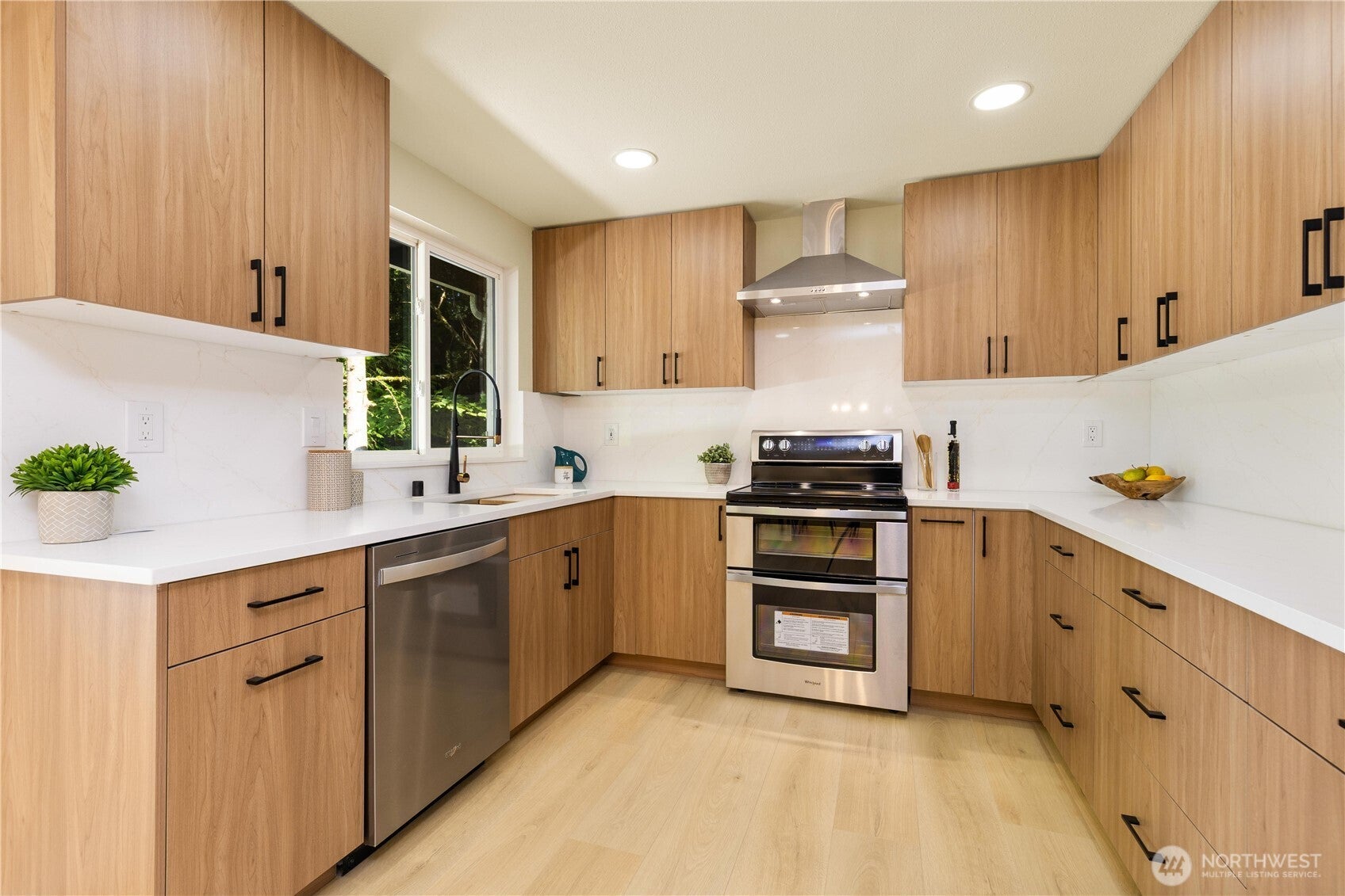 Woodinville, Washington, 98072, United States, 4 Bedrooms Bedrooms, ,3 BathroomsBathrooms,Residential,Active,1952507