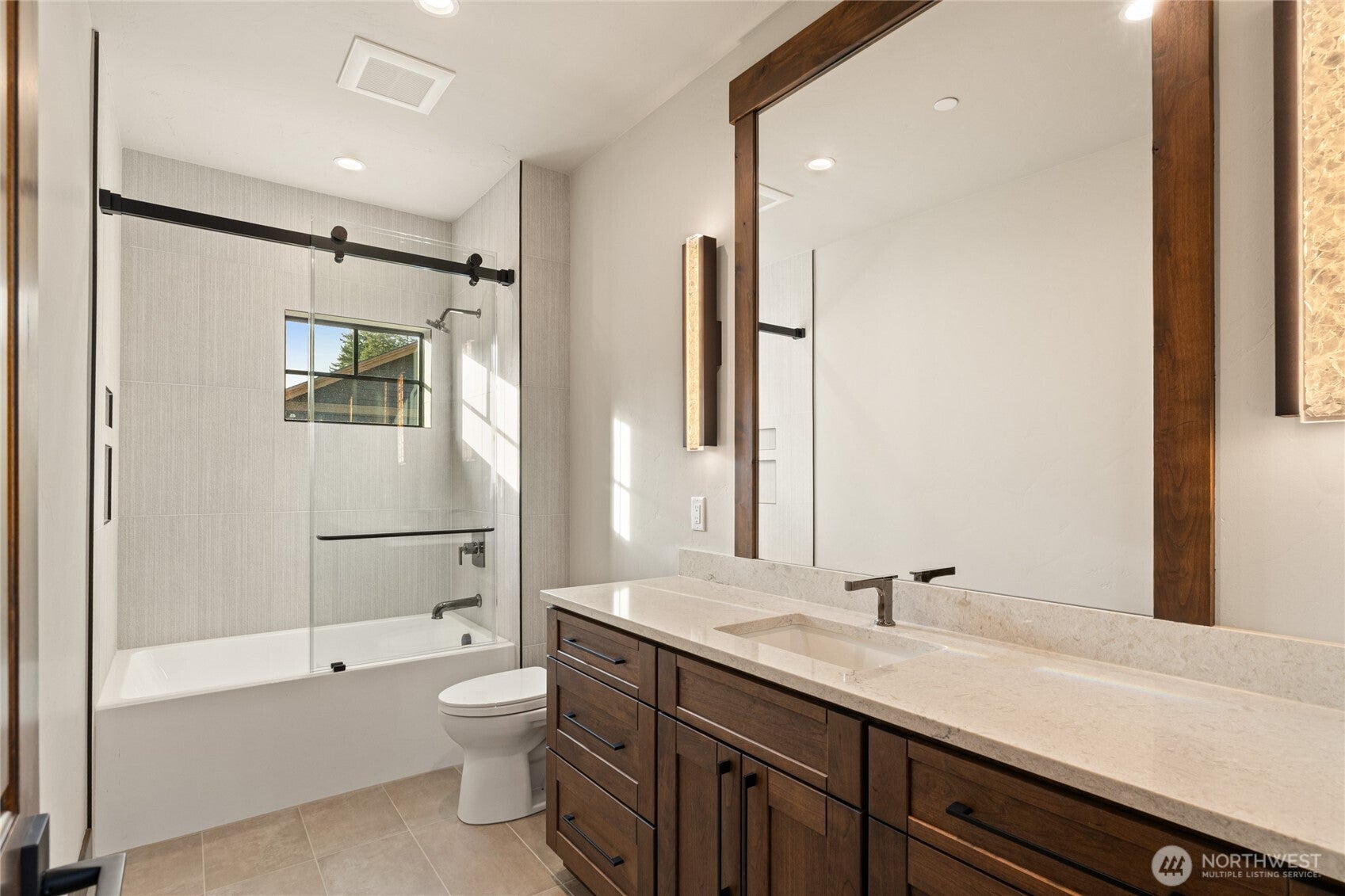 Cle Elum, Washington, 98922, United States, 5 Bedrooms Bedrooms, ,6 BathroomsBathrooms,Residential,Active,2012925