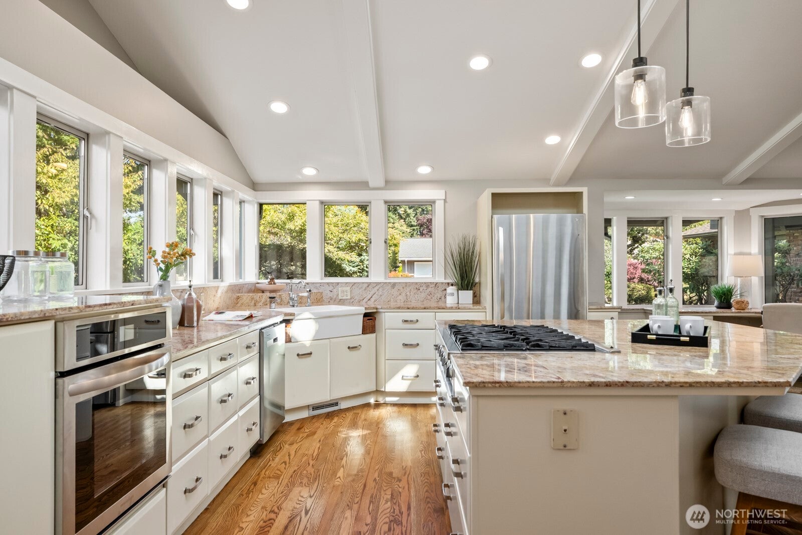 Seattle, Washington, 98136, United States, 4 Bedrooms Bedrooms, ,4 BathroomsBathrooms,Residential,Active,1945253