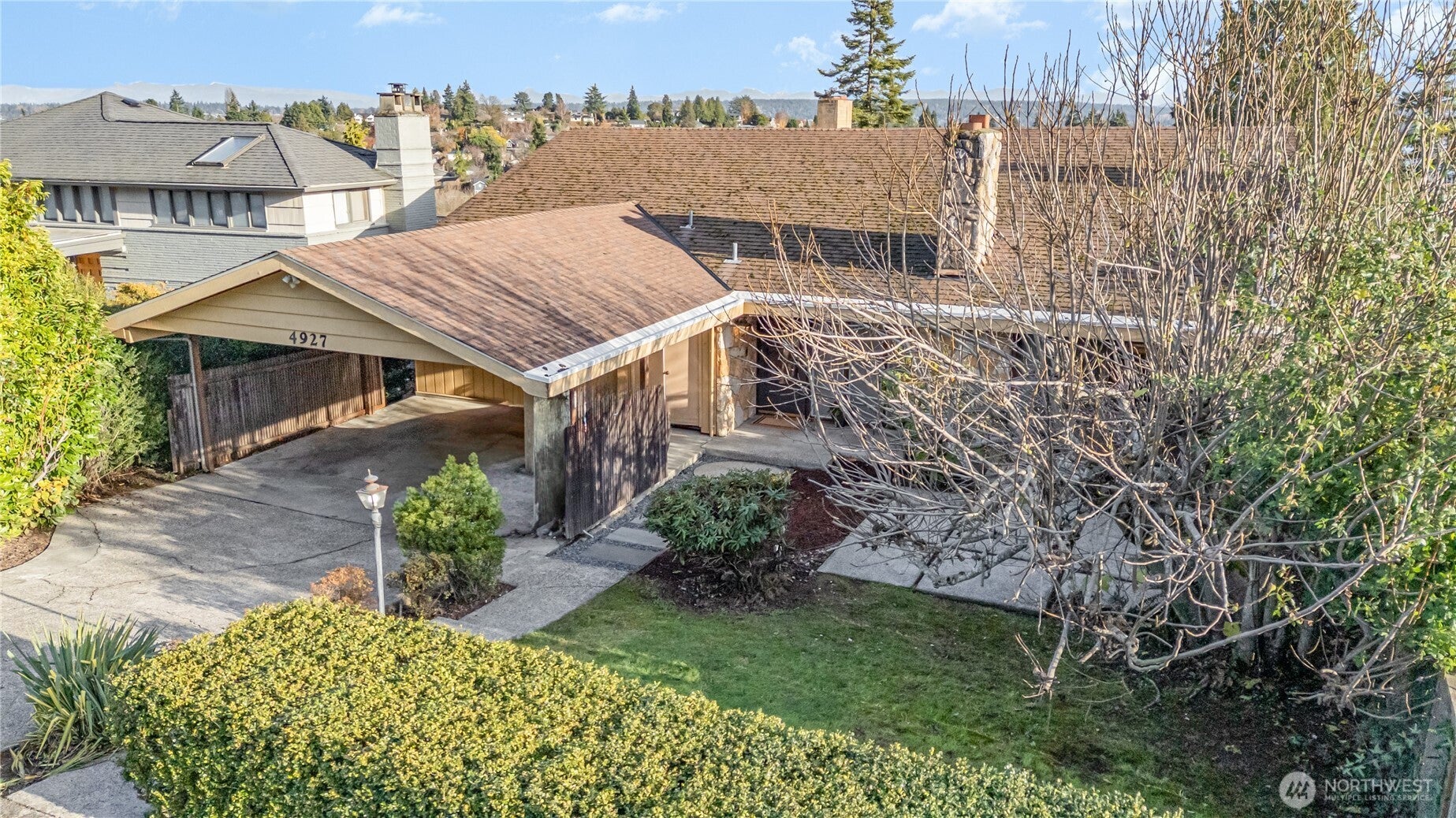 Seattle, Washington, 98105, United States, 6 Bedrooms Bedrooms, ,3 BathroomsBathrooms,Residential,Active,1995274