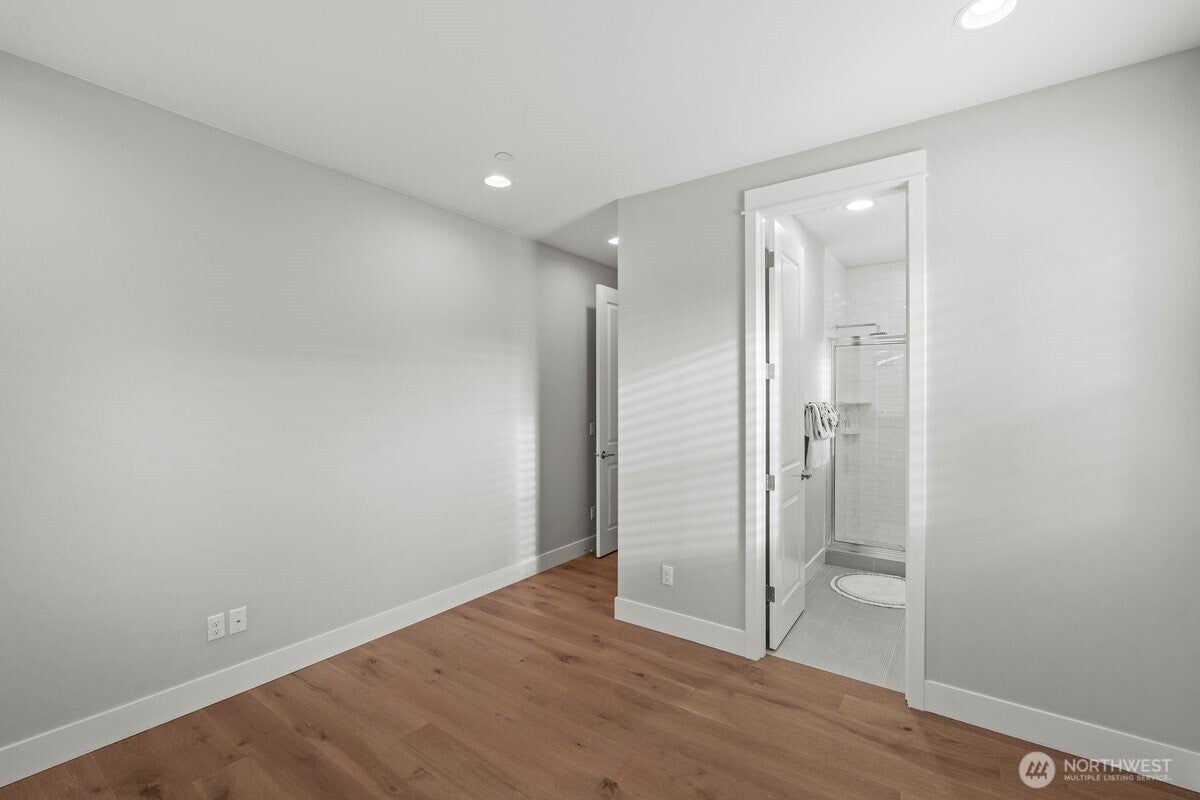 Bothell, Washington, 98021, United States, 4 Bedrooms Bedrooms, ,5 BathroomsBathrooms,Residential,Active,1860296