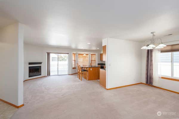 1300 W MARINA DR APT 34, MOSES LAKE, WA 98837, photo 5 of 40