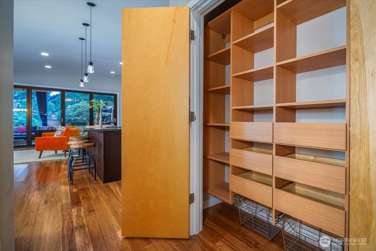 Seattle, Washington, 98177, United States, 4 Bedrooms Bedrooms, ,3 BathroomsBathrooms,Residential,Active,1953640