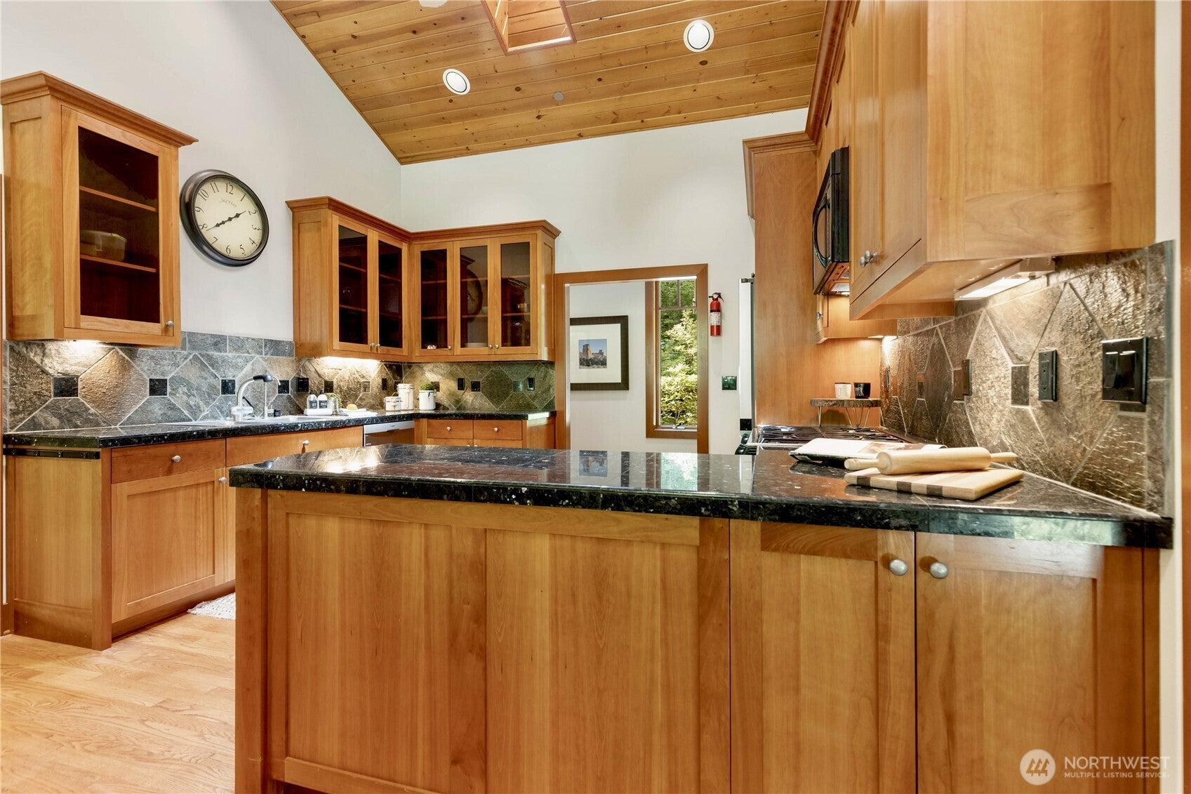 Carnation, Washington, 98014, United States, 3 Bedrooms Bedrooms, ,4 BathroomsBathrooms,Residential,Active,1945355