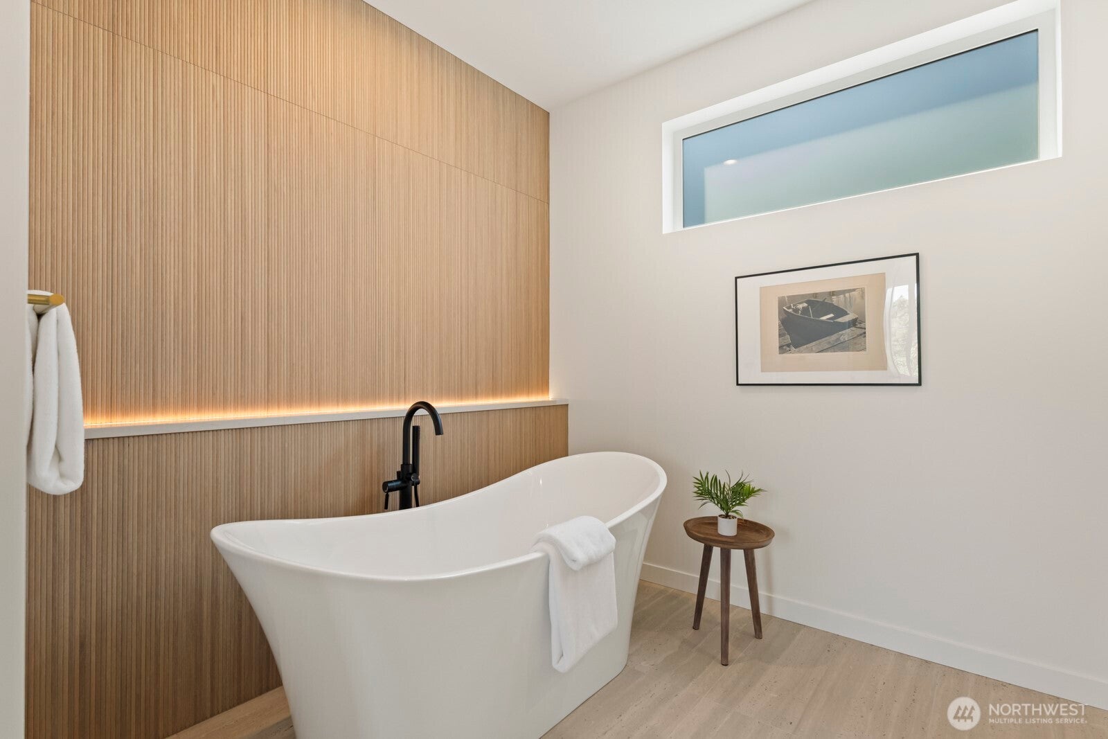 Seattle, Washington, 98116, United States, 4 Bedrooms Bedrooms, ,4 BathroomsBathrooms,Residential,Active,1944091