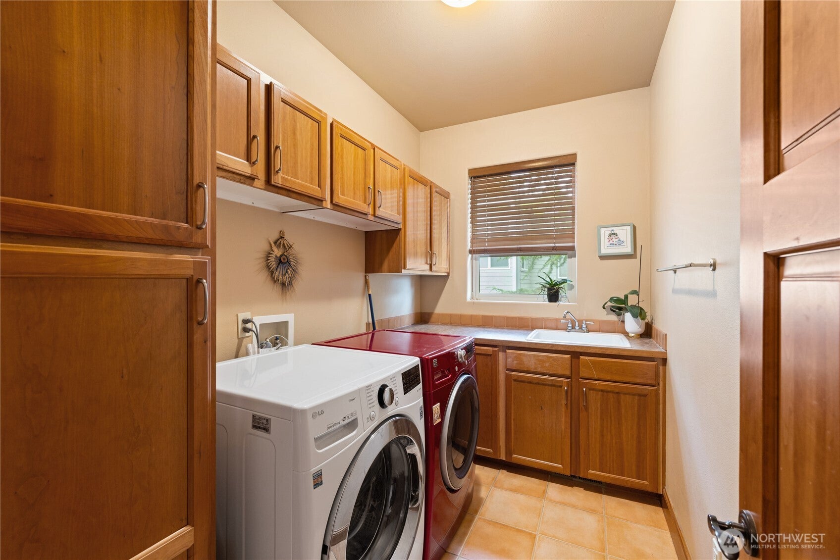 Anacortes, Washington, 98221, United States, 4 Bedrooms Bedrooms, ,3 BathroomsBathrooms,Residential,Pending,1968376