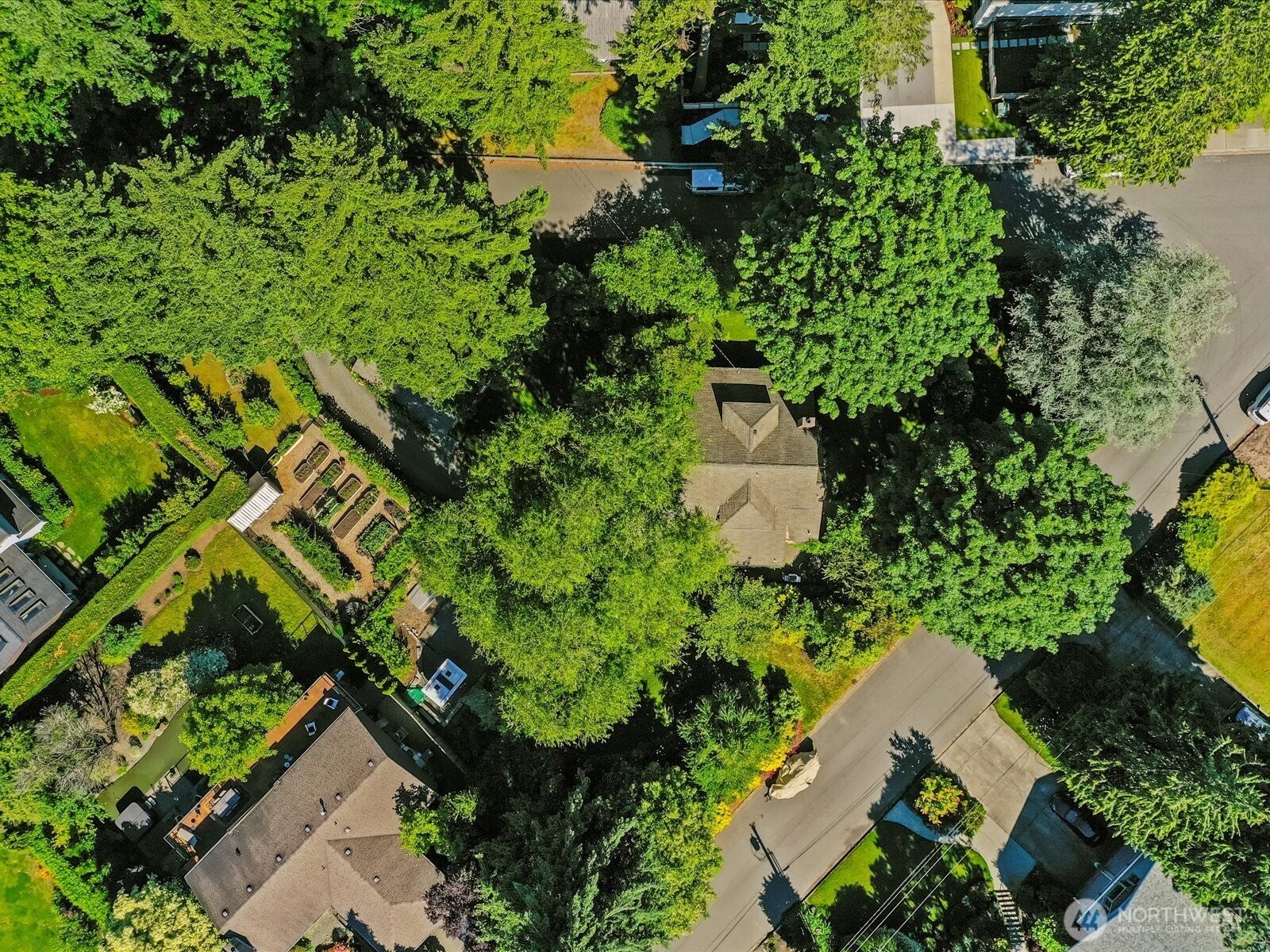 Kirkland, Washington, 98033, United States, ,3 BathroomsBathrooms,Residential,Pending,1852749