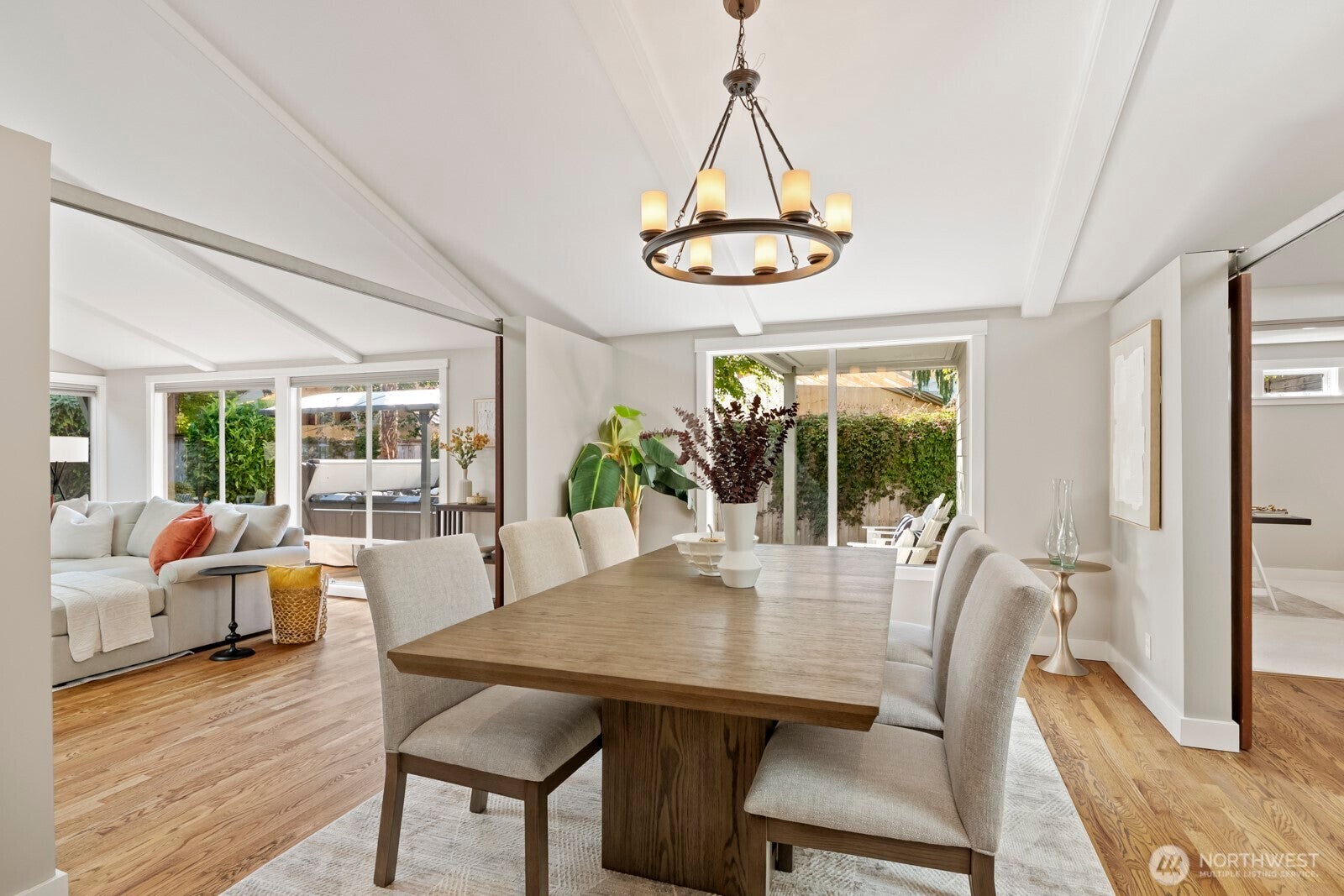 Seattle, Washington, 98136, United States, 4 Bedrooms Bedrooms, ,4 BathroomsBathrooms,Residential,Active,1945253