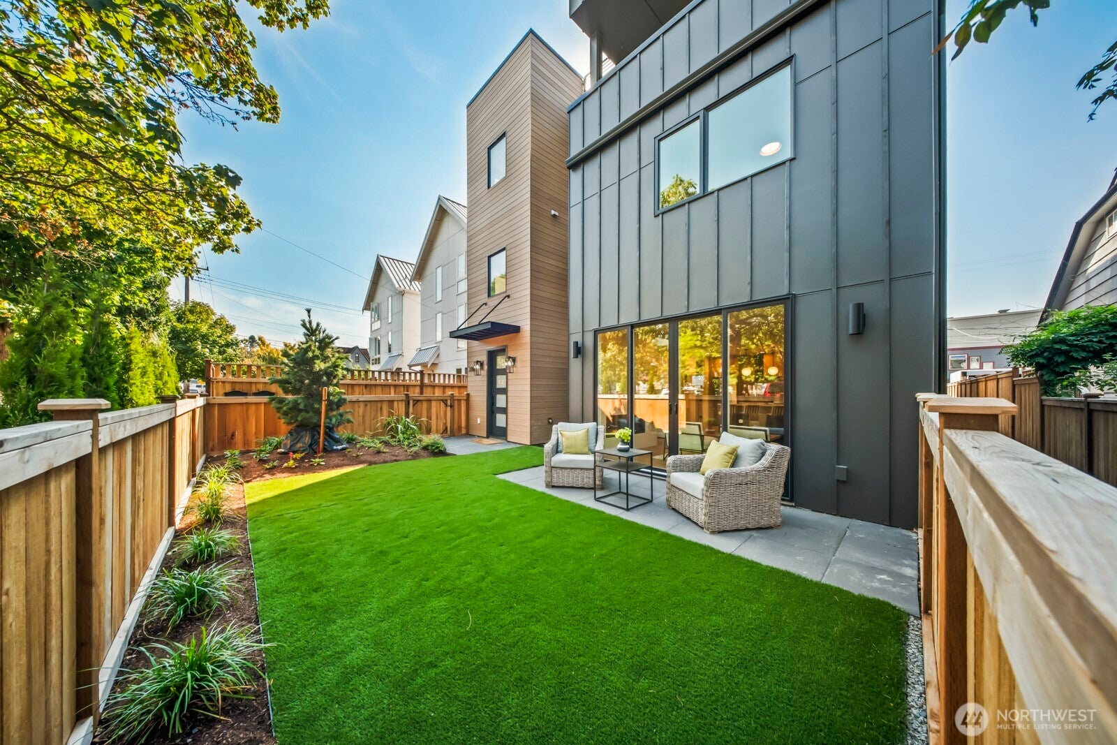 Seattle, Washington, 98116, United States, 4 Bedrooms Bedrooms, ,4 BathroomsBathrooms,Residential,Active,1944091