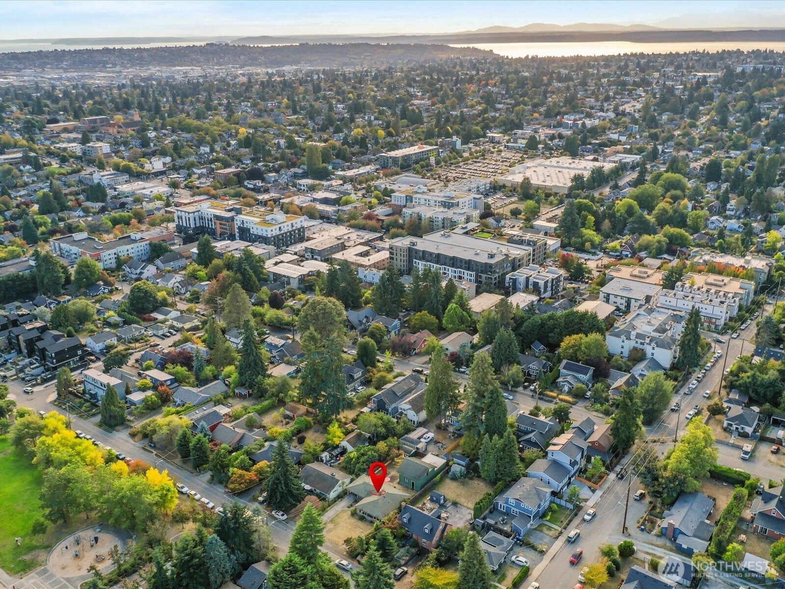 Seattle, Washington, 98103, United States, 3 Bedrooms Bedrooms, ,1 BathroomBathrooms,Residential,Active,1967310