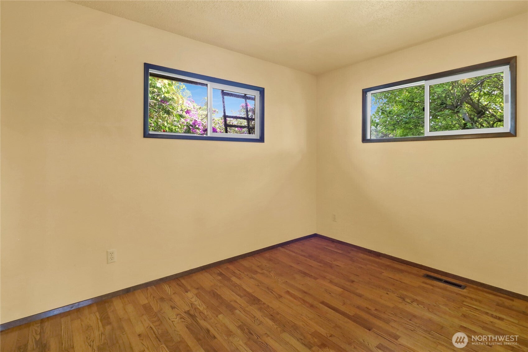 Bellingham, Washington, 98225, United States, 3 Bedrooms Bedrooms, ,2 BathroomsBathrooms,Residential,Active,1824012