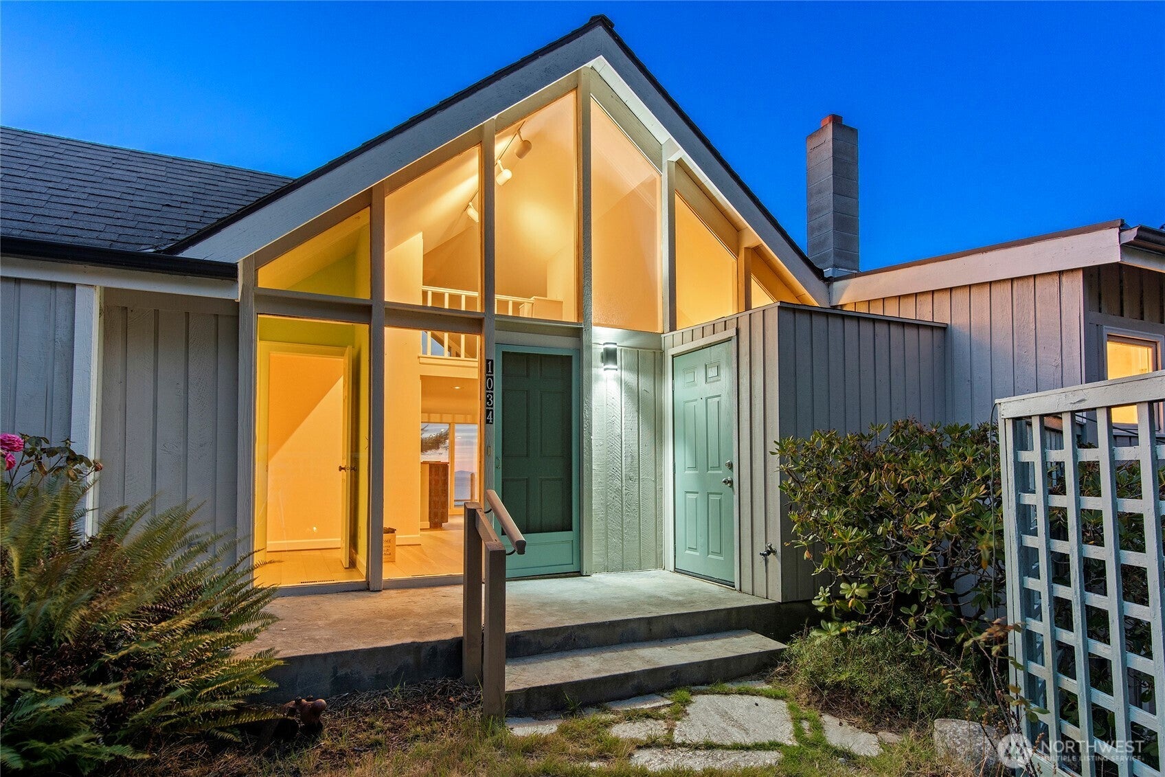 Port Townsend, Washington, 98368, United States, ,3 BathroomsBathrooms,Residential,Active,1706120