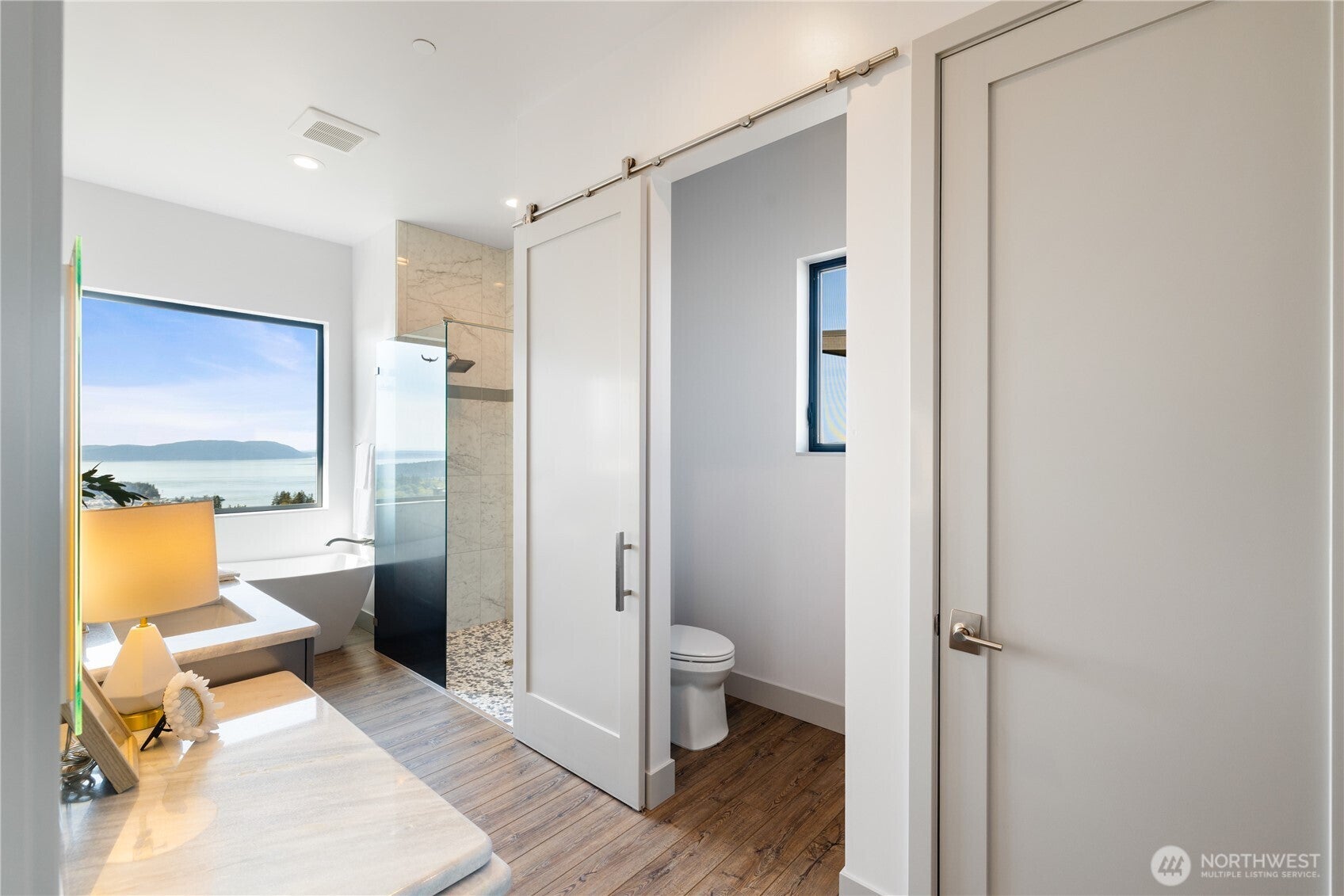 Anacortes, Washington, 98221, United States, 3 Bedrooms Bedrooms, ,3 BathroomsBathrooms,Residential,Active,1968386