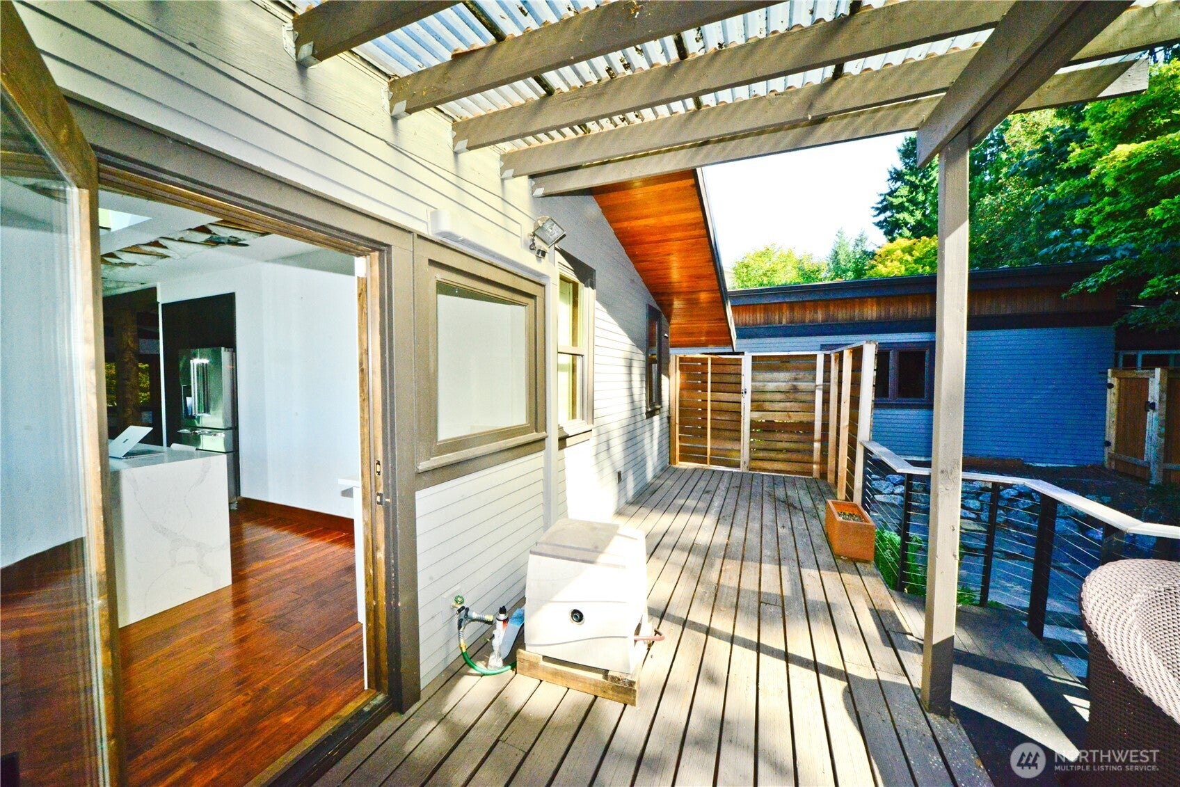 Kirkland, Washington, 98033, United States, 3 Bedrooms Bedrooms, ,3 BathroomsBathrooms,Residential,Active,1945839