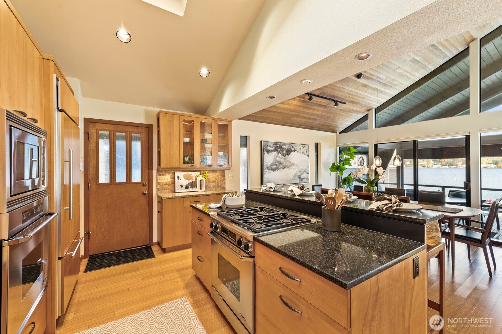 Redmond, Washington, 98052, United States, 4 Bedrooms Bedrooms, ,4 BathroomsBathrooms,Residential,Active,1989771