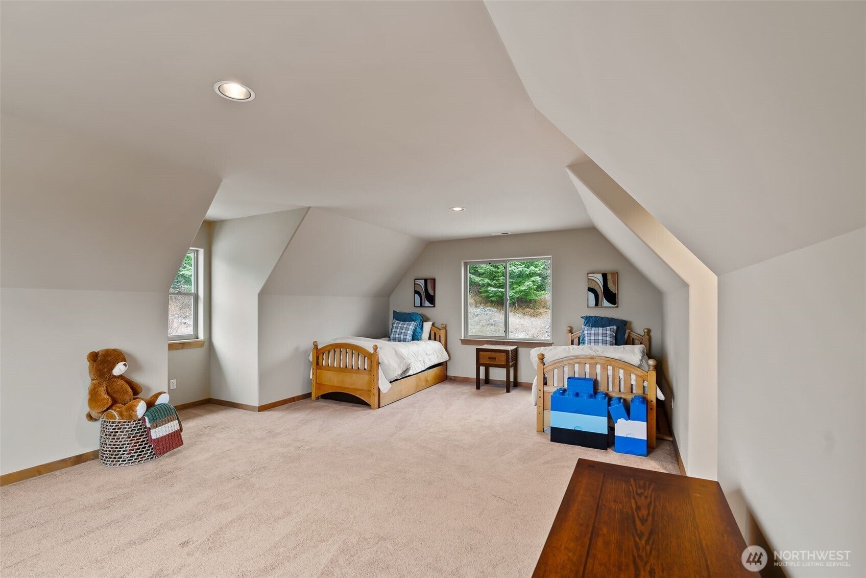 Cle Elum, Washington, 98922, United States, 4 Bedrooms Bedrooms, ,4 BathroomsBathrooms,Residential,Active,1998577