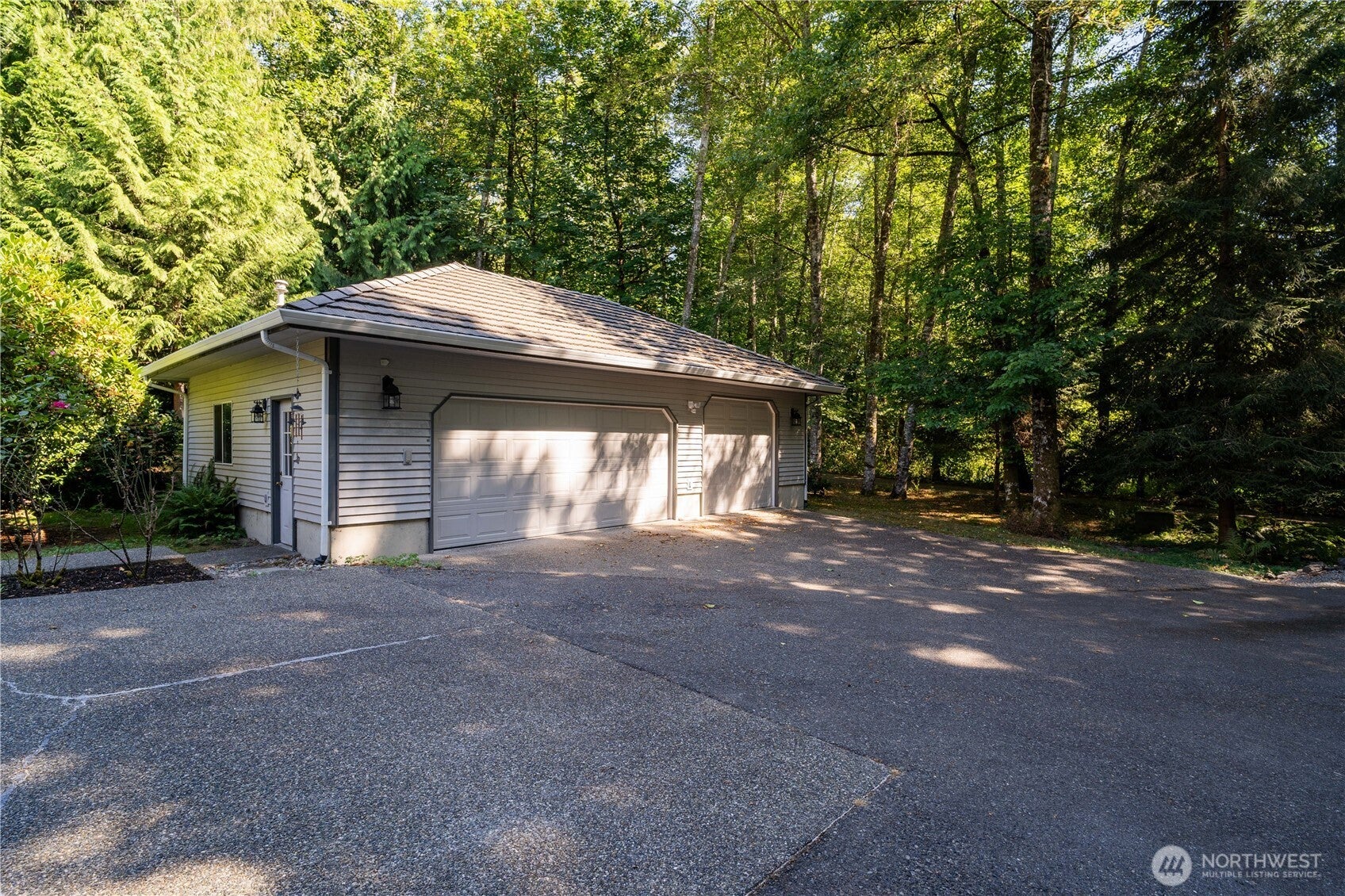 Olympia, Washington, 98516, United States, 3 Bedrooms Bedrooms, ,3 BathroomsBathrooms,Residential,Active,1945848