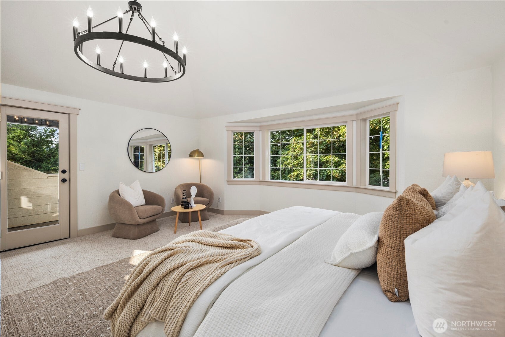 Shoreline, Washington, 98133, United States, 4 Bedrooms Bedrooms, ,3 BathroomsBathrooms,Residential,Active,1944038