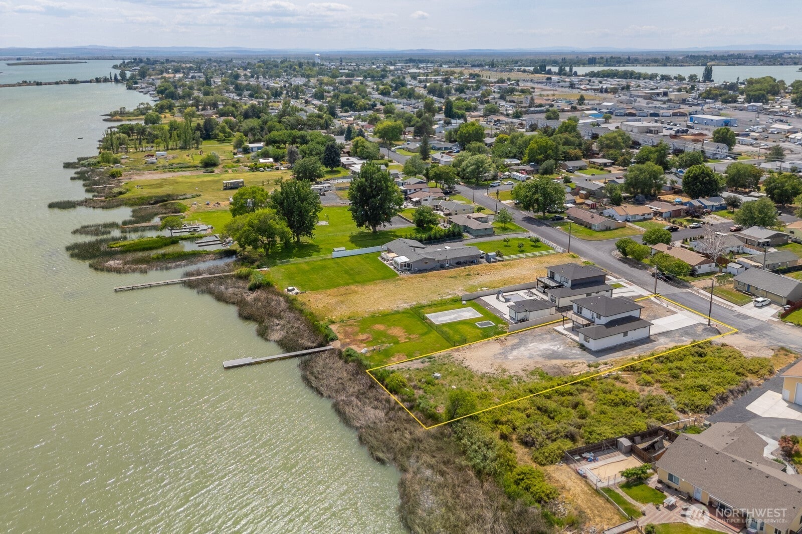 Moses Lake, Washington, 98837, United States, 4 Bedrooms Bedrooms, ,4 BathroomsBathrooms,Residential,Active,1886784