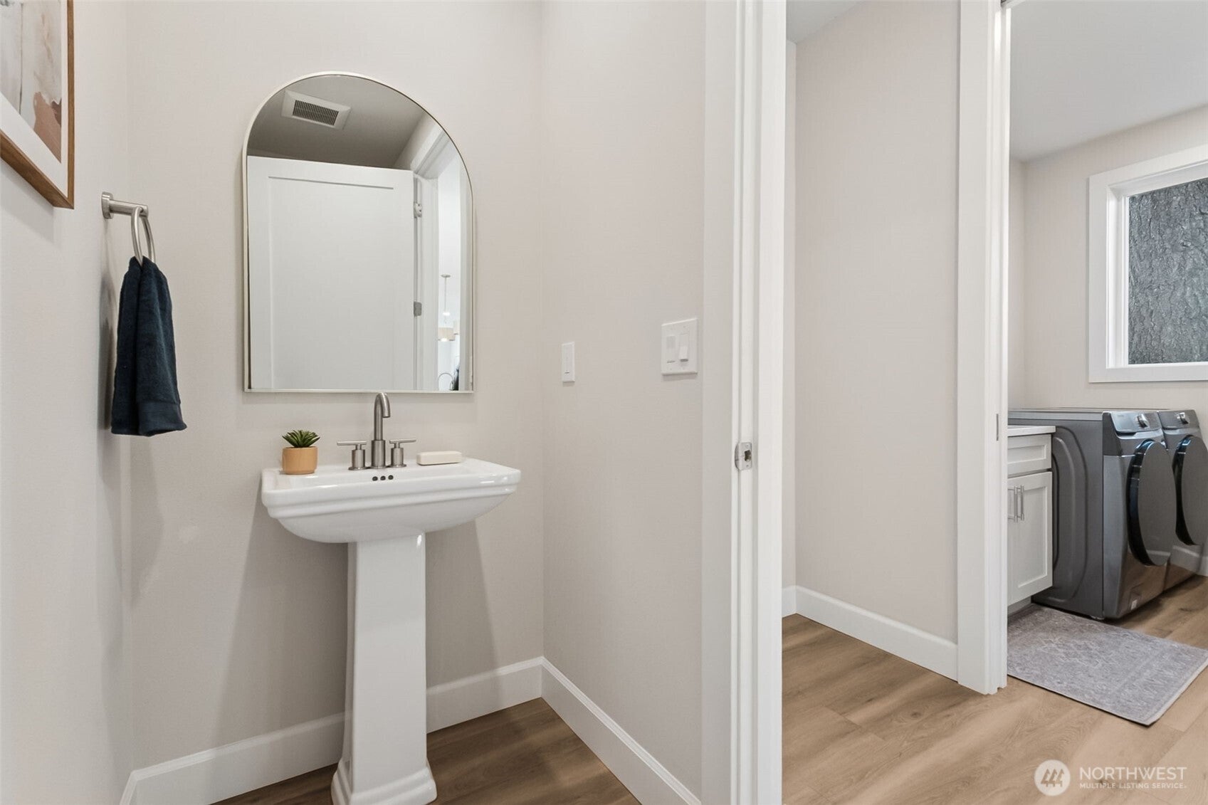 Maple Valley, Washington, 98038, United States, 4 Bedrooms Bedrooms, ,4 BathroomsBathrooms,Residential,Active,1965803