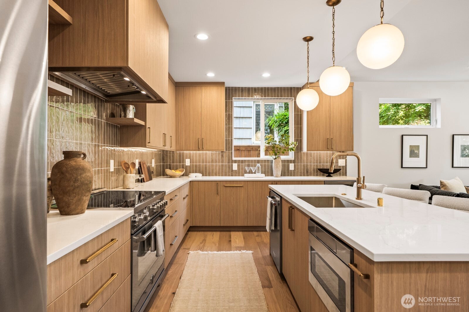 Seattle, Washington, 98116, United States, 4 Bedrooms Bedrooms, ,4 BathroomsBathrooms,Residential,Active,1944091